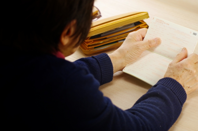 通帳の残高は無くなる。青森市の弁護士や司法書士への無料相談に一歩踏み出す